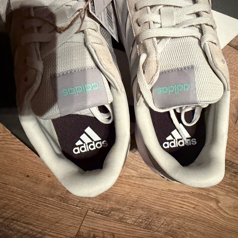 Adidas Run 70s Ladies Size 9 Beige, gray and White Sneakers‎ NEW - Picture 7 of 9